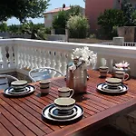 Leona Villa Medolino