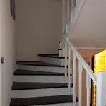 Leona Villa *