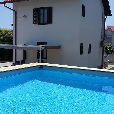 Leona Villa Medulin
