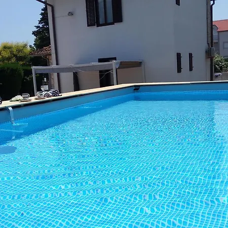 Leona Villa