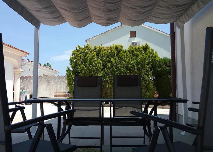 Leona Villa Medolino
