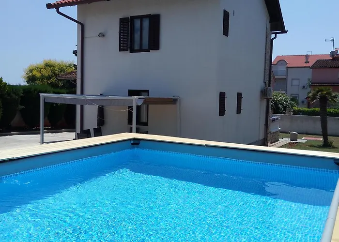 Leona Villa Medulin